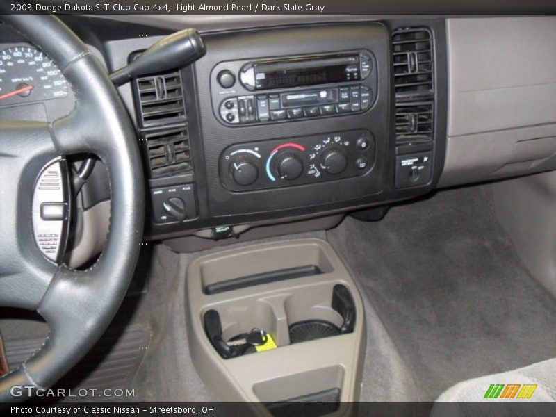 Light Almond Pearl / Dark Slate Gray 2003 Dodge Dakota SLT Club Cab 4x4