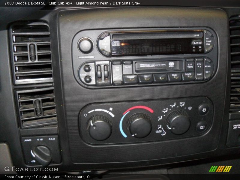 Light Almond Pearl / Dark Slate Gray 2003 Dodge Dakota SLT Club Cab 4x4