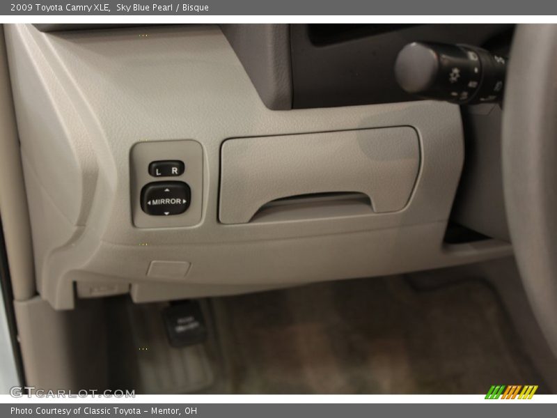 Sky Blue Pearl / Bisque 2009 Toyota Camry XLE
