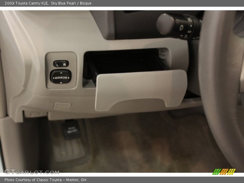 Sky Blue Pearl / Bisque 2009 Toyota Camry XLE