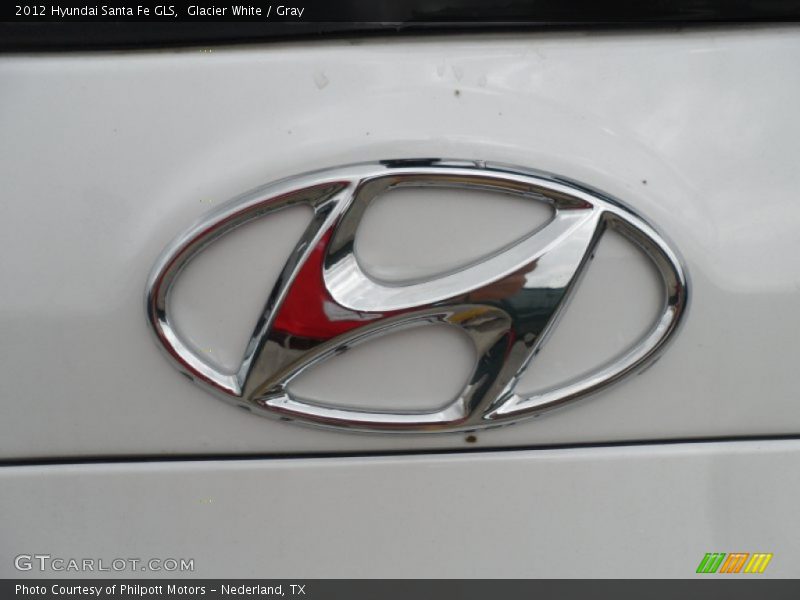 Glacier White / Gray 2012 Hyundai Santa Fe GLS