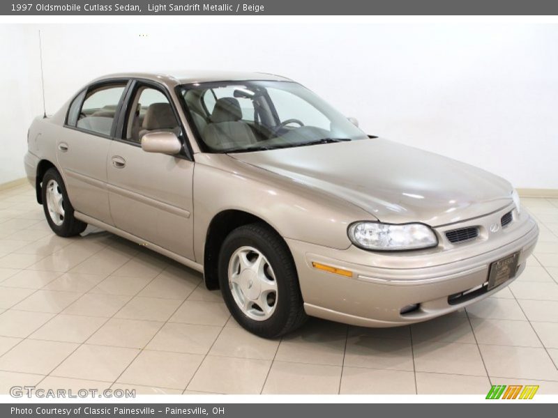 Light Sandrift Metallic / Beige 1997 Oldsmobile Cutlass Sedan