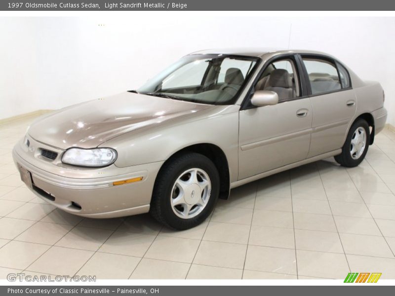 Front 3/4 View of 1997 Cutlass Sedan