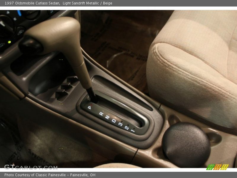 Light Sandrift Metallic / Beige 1997 Oldsmobile Cutlass Sedan