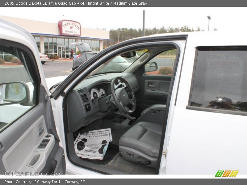 Bright White / Medium Slate Gray 2005 Dodge Dakota Laramie Quad Cab 4x4