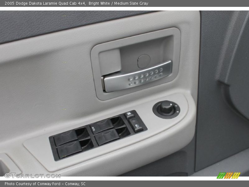 Bright White / Medium Slate Gray 2005 Dodge Dakota Laramie Quad Cab 4x4