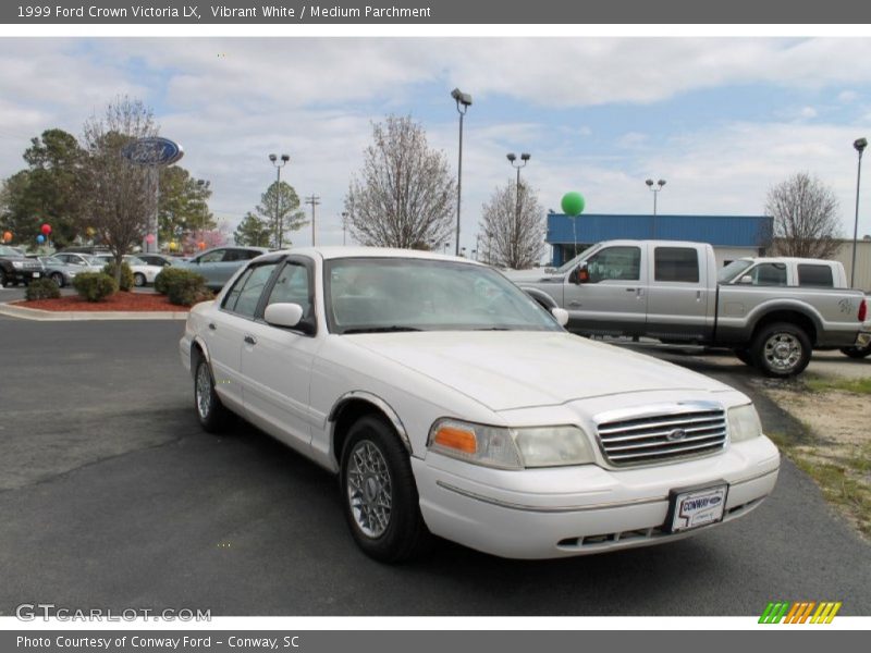 Vibrant White / Medium Parchment 1999 Ford Crown Victoria LX