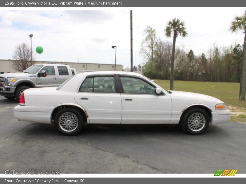 Vibrant White / Medium Parchment 1999 Ford Crown Victoria LX