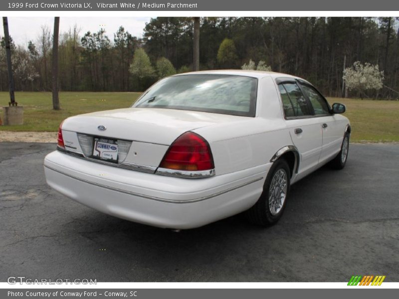 Vibrant White / Medium Parchment 1999 Ford Crown Victoria LX