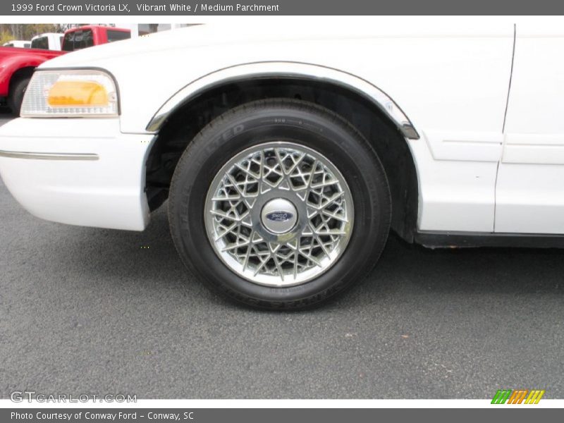 Vibrant White / Medium Parchment 1999 Ford Crown Victoria LX