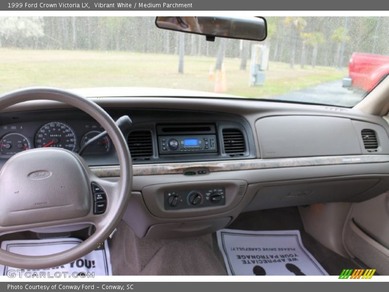 Vibrant White / Medium Parchment 1999 Ford Crown Victoria LX