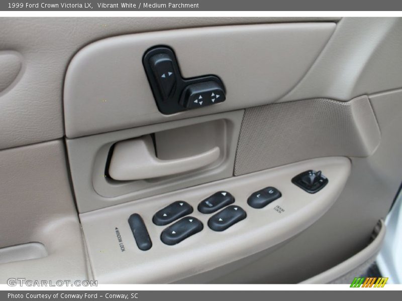 Vibrant White / Medium Parchment 1999 Ford Crown Victoria LX