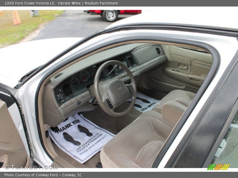Vibrant White / Medium Parchment 1999 Ford Crown Victoria LX