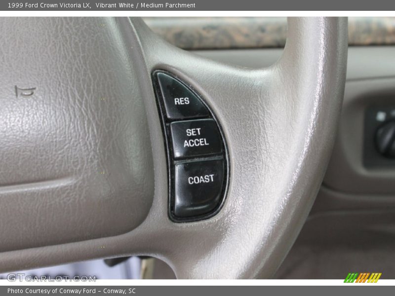 Vibrant White / Medium Parchment 1999 Ford Crown Victoria LX