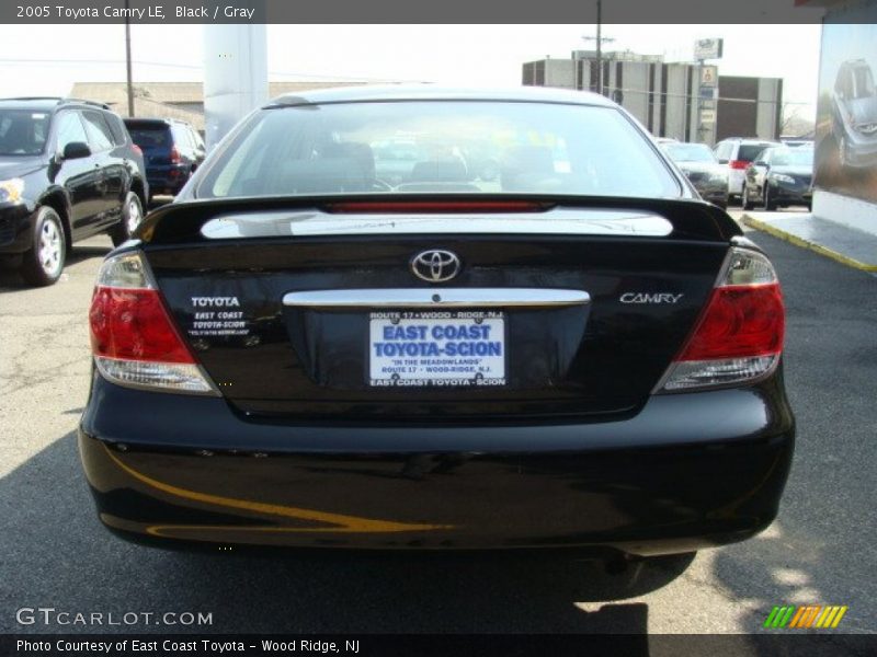 Black / Gray 2005 Toyota Camry LE