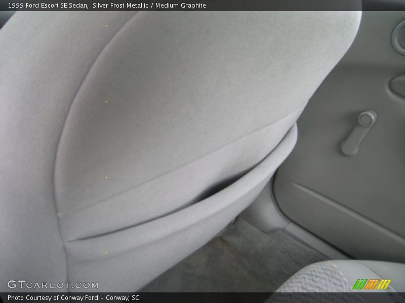 Silver Frost Metallic / Medium Graphite 1999 Ford Escort SE Sedan