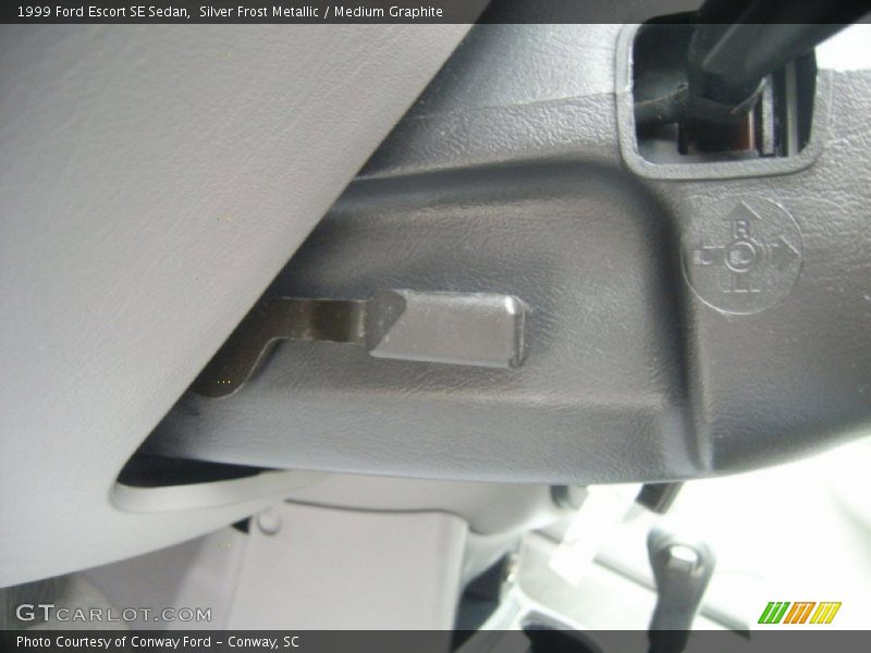 Silver Frost Metallic / Medium Graphite 1999 Ford Escort SE Sedan