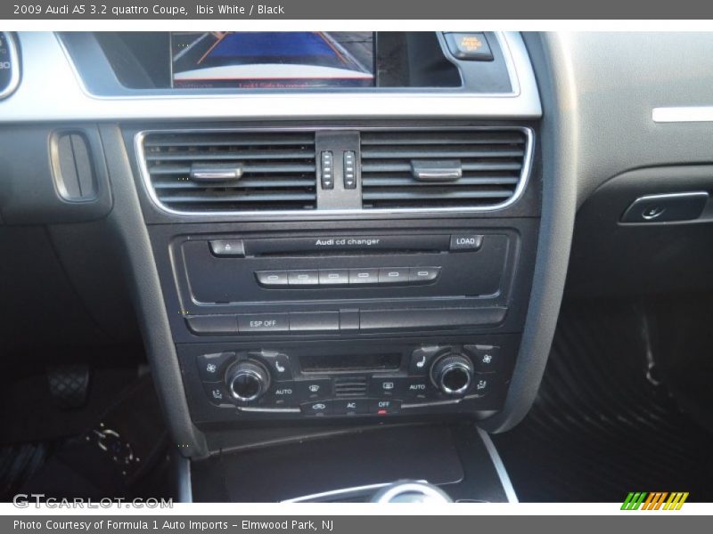 Ibis White / Black 2009 Audi A5 3.2 quattro Coupe