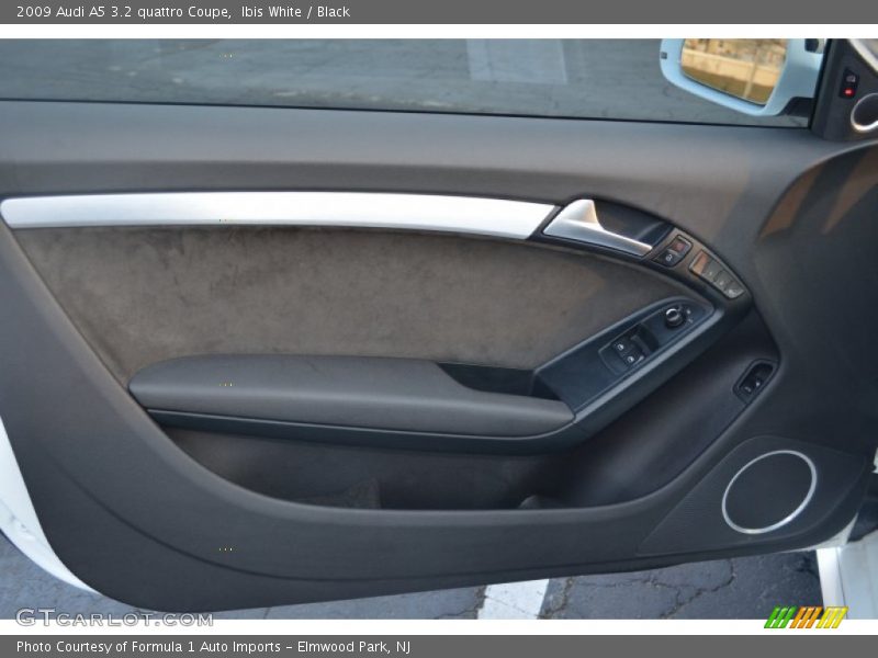 Ibis White / Black 2009 Audi A5 3.2 quattro Coupe
