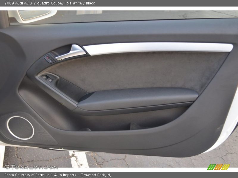 Ibis White / Black 2009 Audi A5 3.2 quattro Coupe