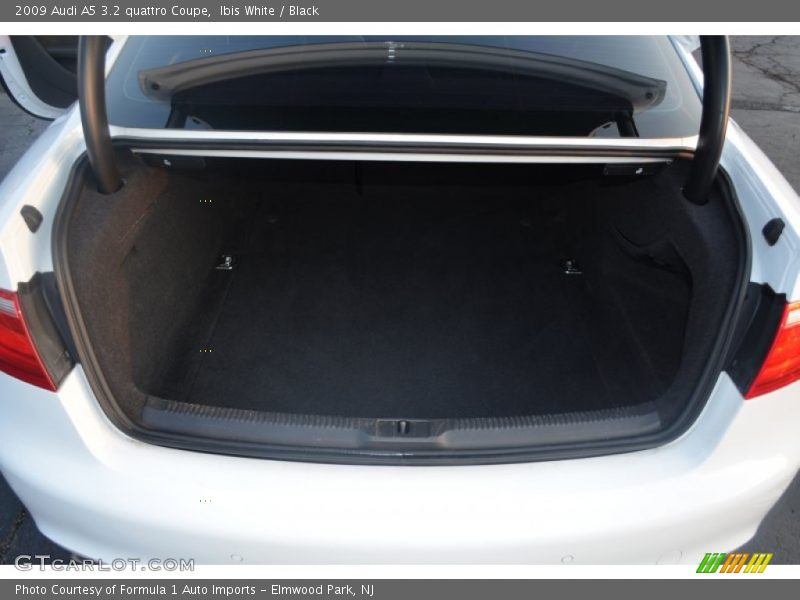 Ibis White / Black 2009 Audi A5 3.2 quattro Coupe