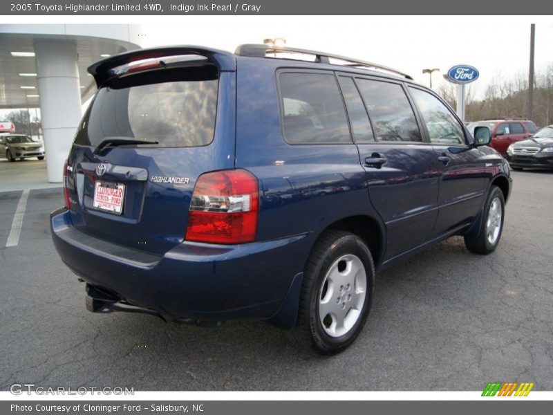 Indigo Ink Pearl / Gray 2005 Toyota Highlander Limited 4WD