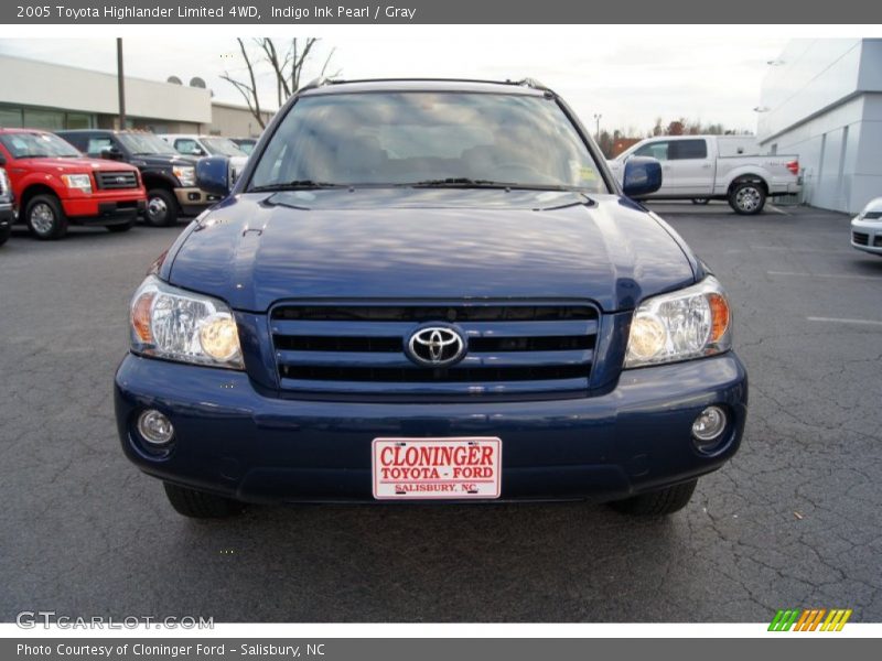 Indigo Ink Pearl / Gray 2005 Toyota Highlander Limited 4WD