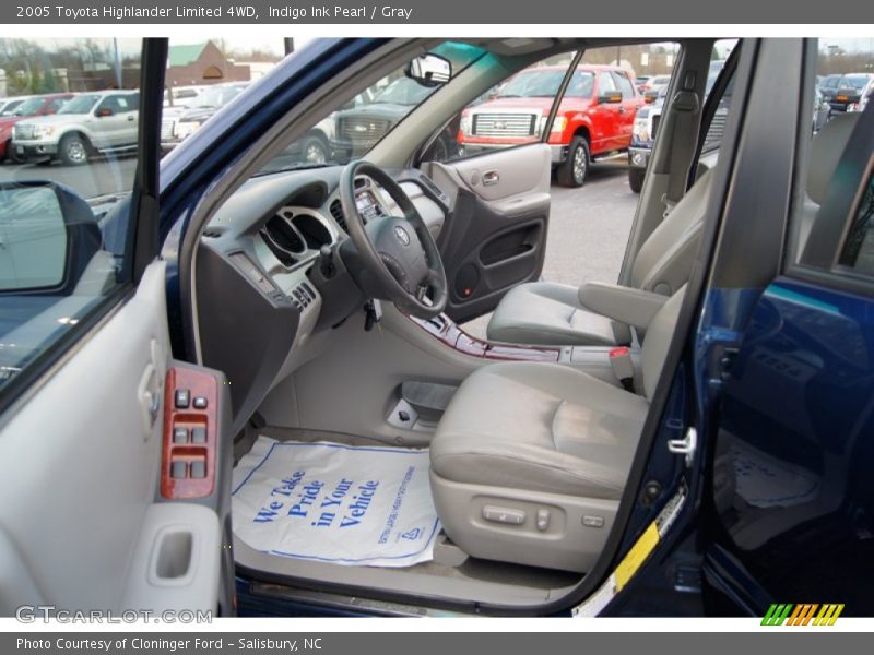 Indigo Ink Pearl / Gray 2005 Toyota Highlander Limited 4WD