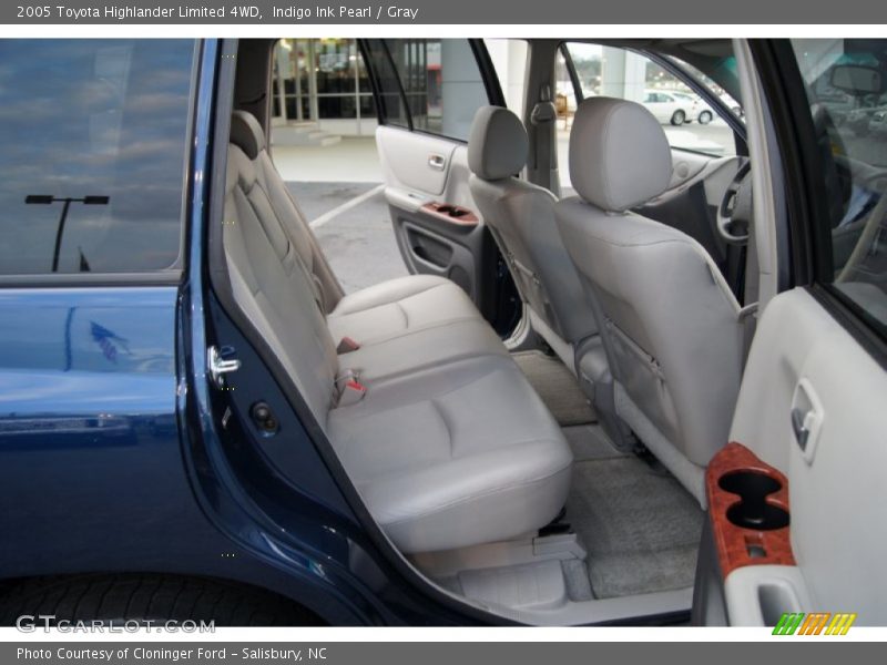 Indigo Ink Pearl / Gray 2005 Toyota Highlander Limited 4WD