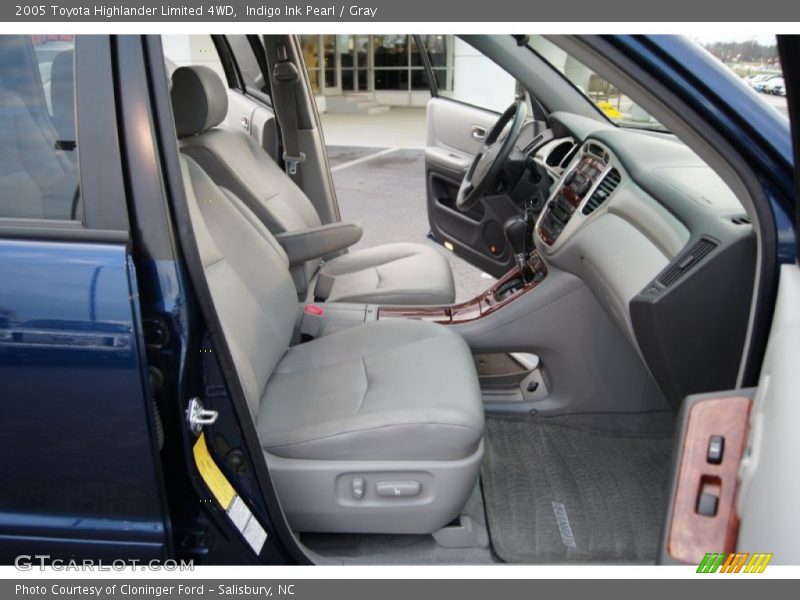 Indigo Ink Pearl / Gray 2005 Toyota Highlander Limited 4WD