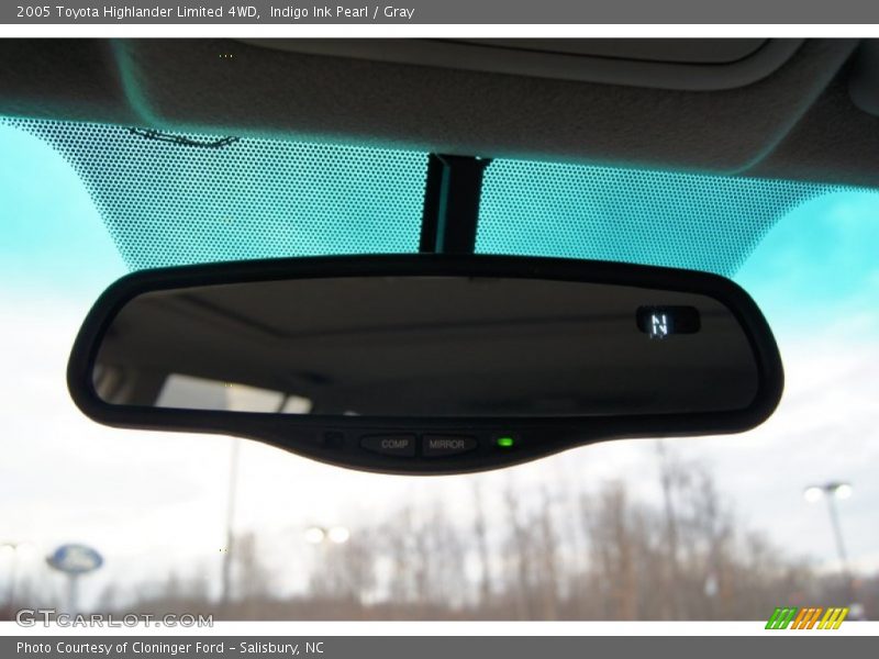 Indigo Ink Pearl / Gray 2005 Toyota Highlander Limited 4WD