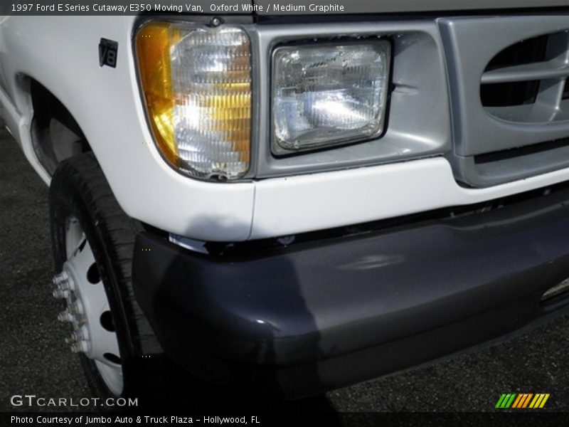 Oxford White / Medium Graphite 1997 Ford E Series Cutaway E350 Moving Van