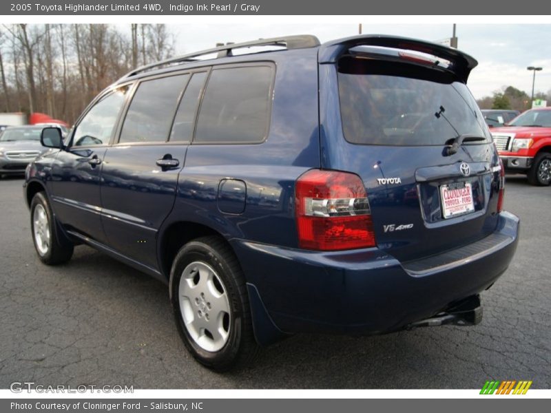 Indigo Ink Pearl / Gray 2005 Toyota Highlander Limited 4WD