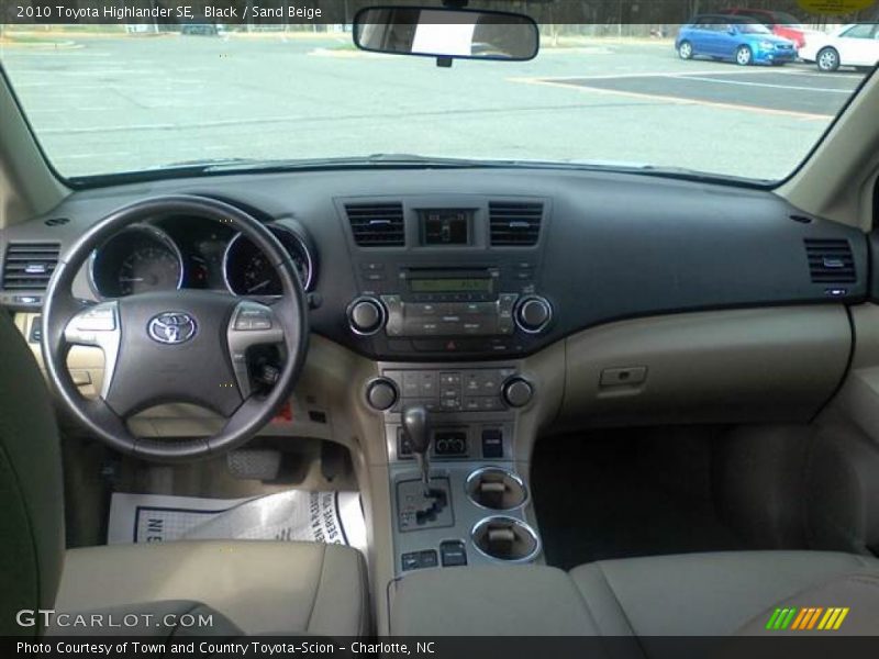 Black / Sand Beige 2010 Toyota Highlander SE