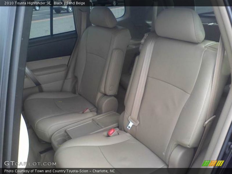 Black / Sand Beige 2010 Toyota Highlander SE