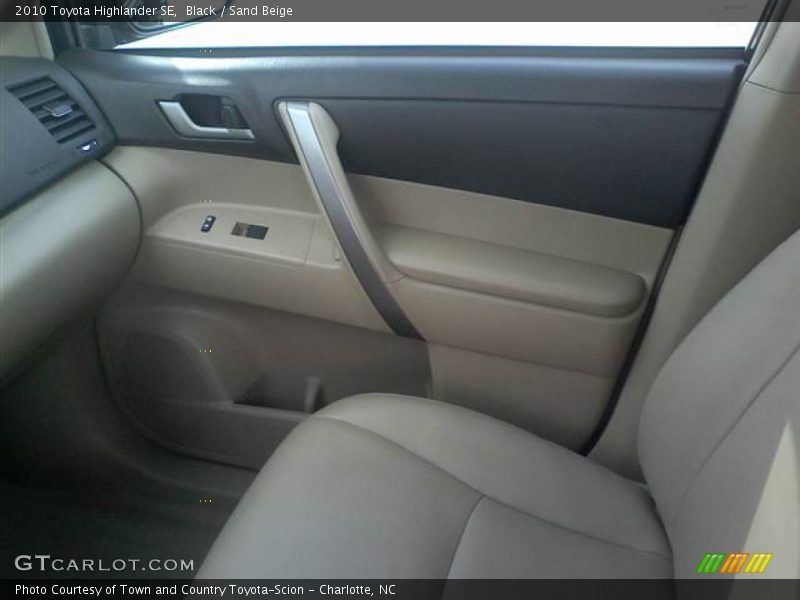 Black / Sand Beige 2010 Toyota Highlander SE