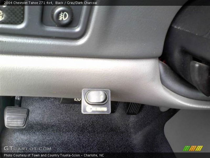 Black / Gray/Dark Charcoal 2004 Chevrolet Tahoe Z71 4x4