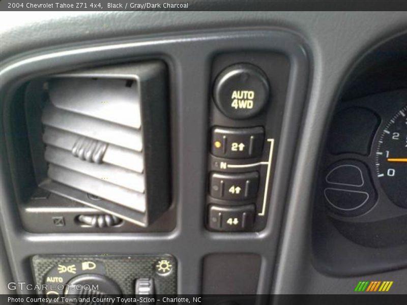Black / Gray/Dark Charcoal 2004 Chevrolet Tahoe Z71 4x4