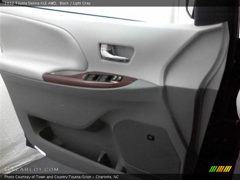 Black / Light Gray 2012 Toyota Sienna XLE AWD