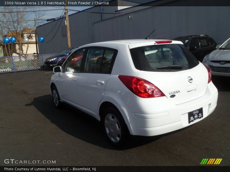 Fresh Powder / Charcoal 2009 Nissan Versa 1.8 S Hatchback