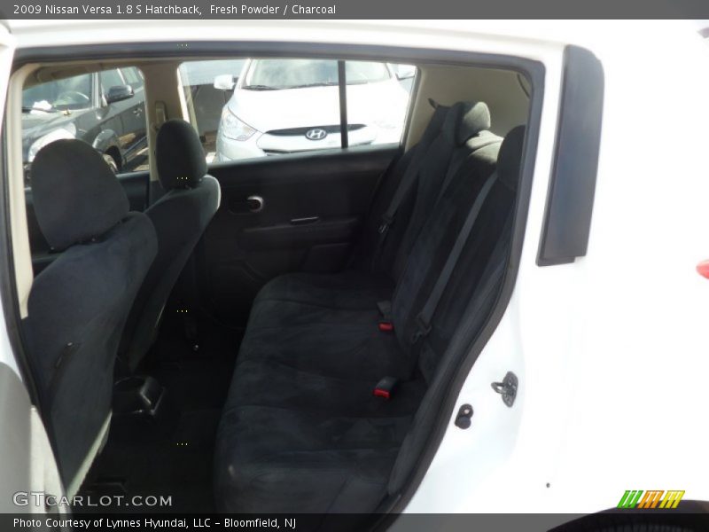 Fresh Powder / Charcoal 2009 Nissan Versa 1.8 S Hatchback