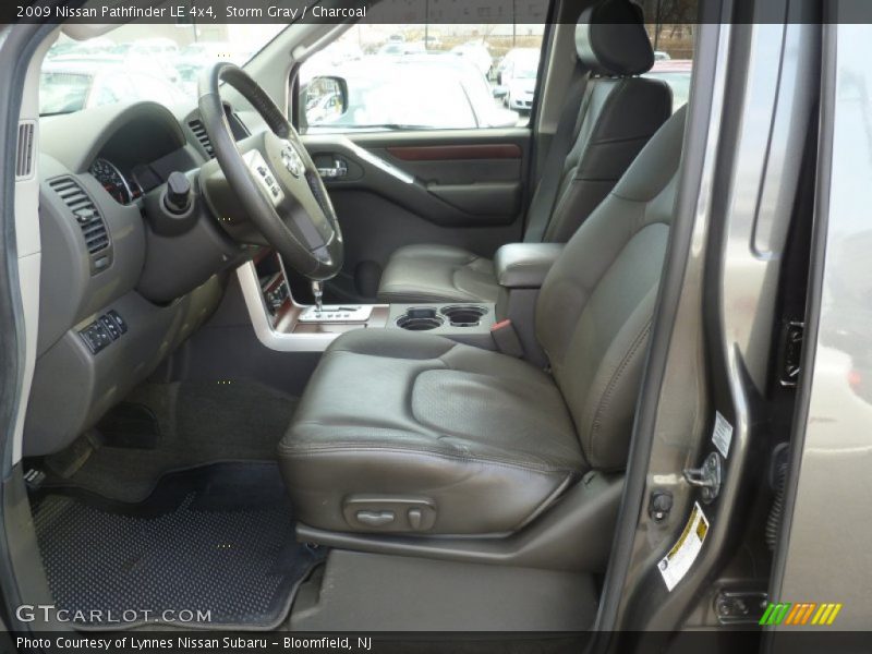 Storm Gray / Charcoal 2009 Nissan Pathfinder LE 4x4