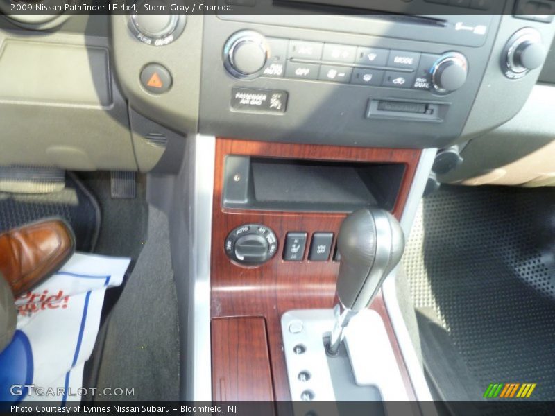Storm Gray / Charcoal 2009 Nissan Pathfinder LE 4x4