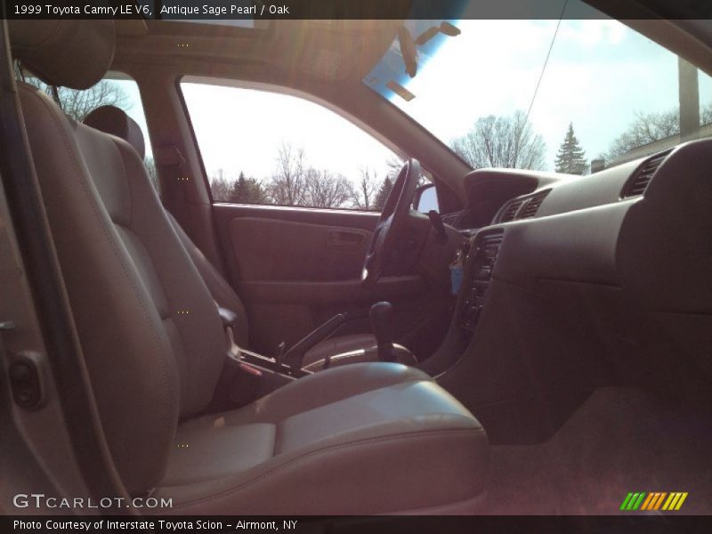Antique Sage Pearl / Oak 1999 Toyota Camry LE V6