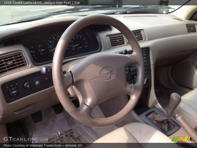 Antique Sage Pearl / Oak 1999 Toyota Camry LE V6