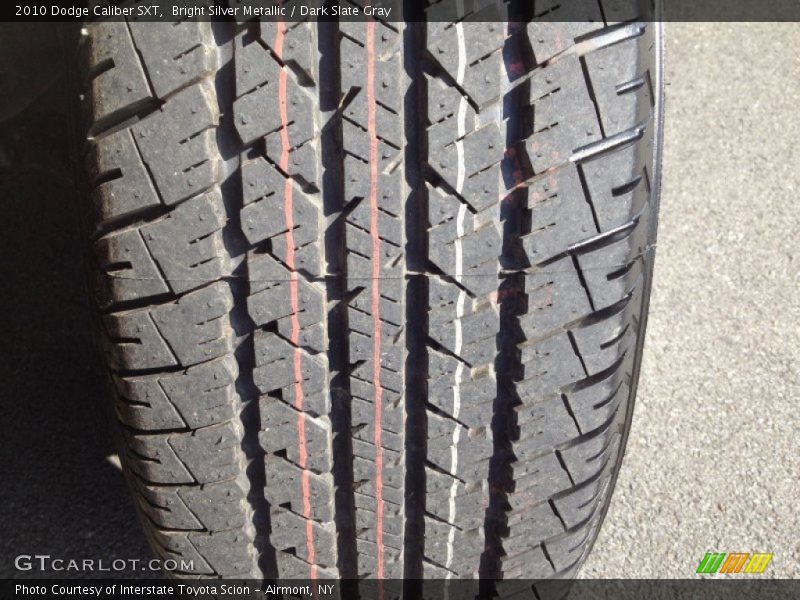 Bright Silver Metallic / Dark Slate Gray 2010 Dodge Caliber SXT