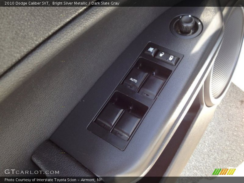 Bright Silver Metallic / Dark Slate Gray 2010 Dodge Caliber SXT