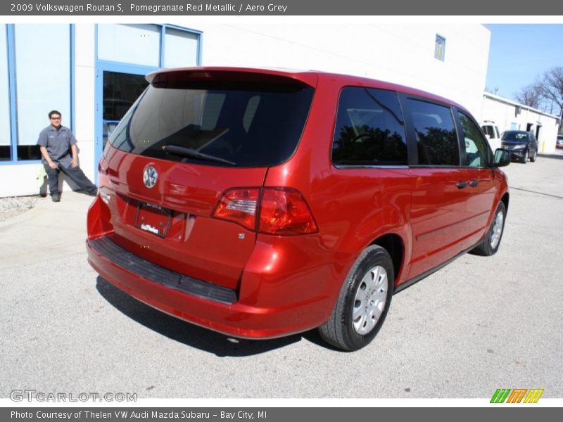 Pomegranate Red Metallic / Aero Grey 2009 Volkswagen Routan S