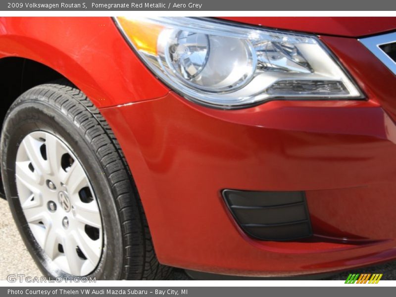 Pomegranate Red Metallic / Aero Grey 2009 Volkswagen Routan S