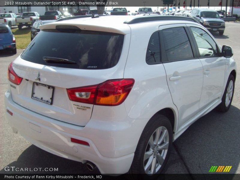 Diamond White / Black 2012 Mitsubishi Outlander Sport SE 4WD